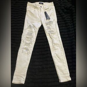 Brand: AMIRI
Color: ice white mens denim mx1 crystals
Size: 29 mens
